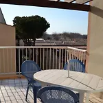 030 Cap D'agde 2 Pieces Et Mezzanine Avec Parking Agde