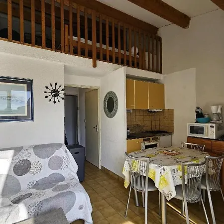 030 Cap D'agde 2 Pieces Et Mezzanine Avec Parking Apartamento Agde